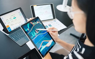 Which Key Economic, Social, and Regulatory Factors Are Driving Current Trends in Connecticut's Local Property Markets?